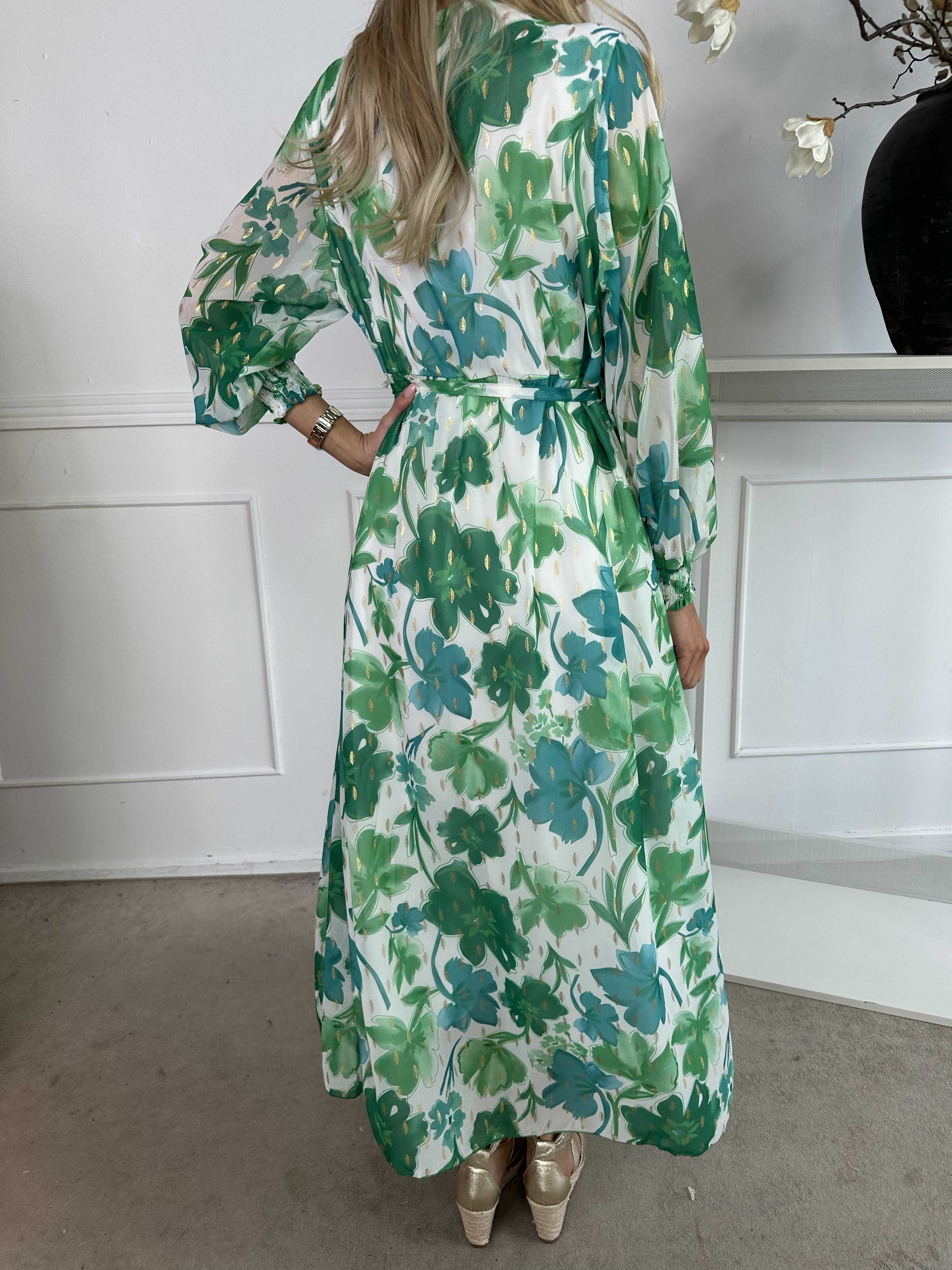 Mika - Söt sommarklänning i chiffong med guldnitar